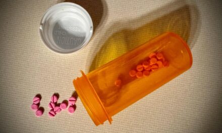 Common Thyroid Medication Tied to Higher Risk of Bone Density Loss